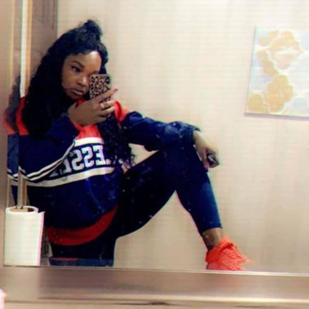 Meet your Posher, Moneique